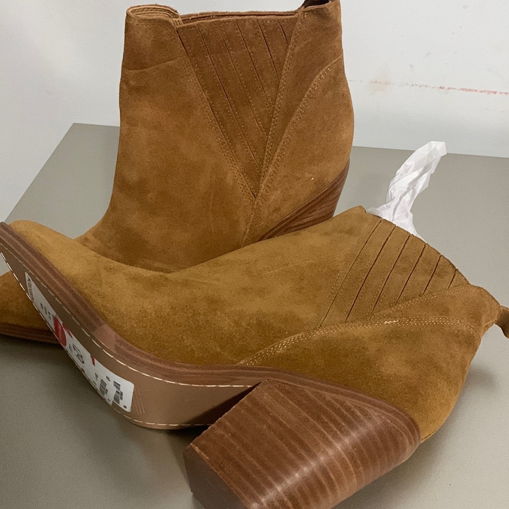 NWT never worn Brown heeled boots from Nordstrom